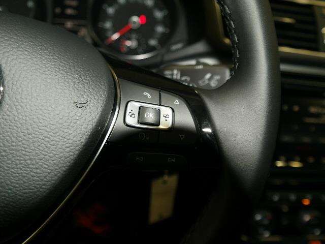 2017 Volkswagen Passat 1.8T R-Line 4dr Sedan